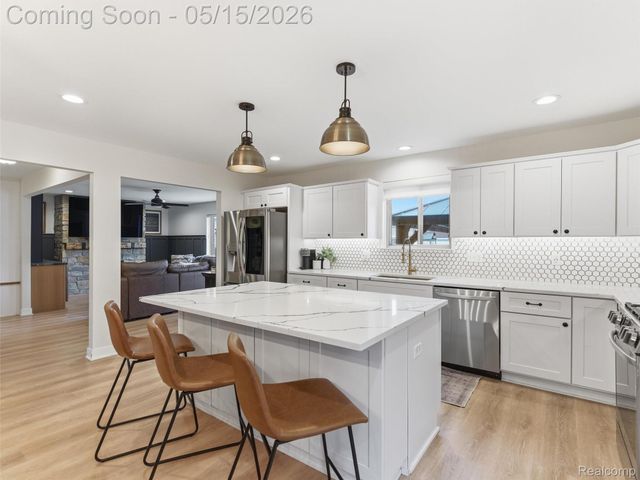 22828 Garfield Street, St. Clair Shores, MI 48082