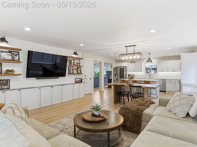 22828 Garfield Street, St. Clair Shores, MI 48082
