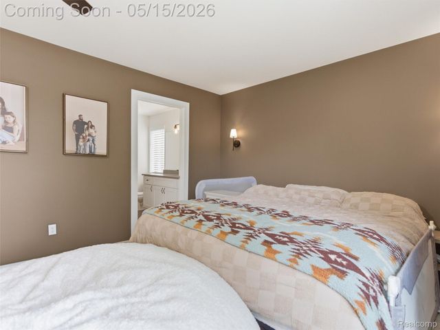 22828 Garfield Street, St. Clair Shores, MI 48082