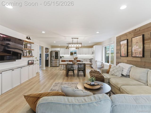 22828 Garfield Street, St. Clair Shores, MI 48082