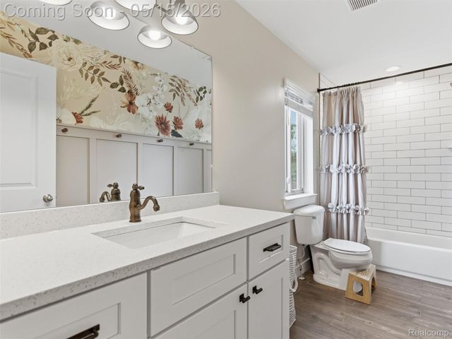 22828 Garfield Street, St. Clair Shores, MI 48082