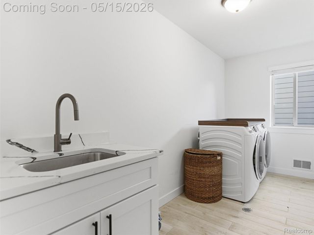 22828 Garfield Street, St. Clair Shores, MI 48082