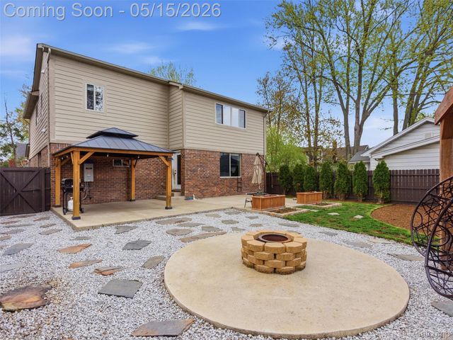 22828 Garfield Street, St. Clair Shores, MI 48082