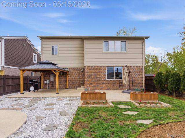 22828 Garfield Street, St. Clair Shores, MI 48082