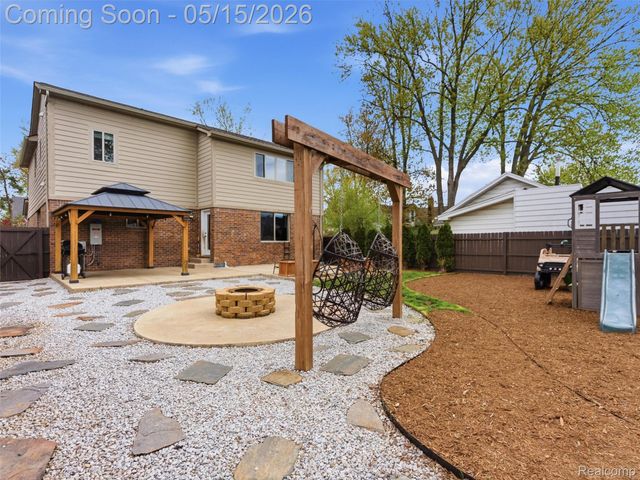 22828 Garfield Street, St. Clair Shores, MI 48082