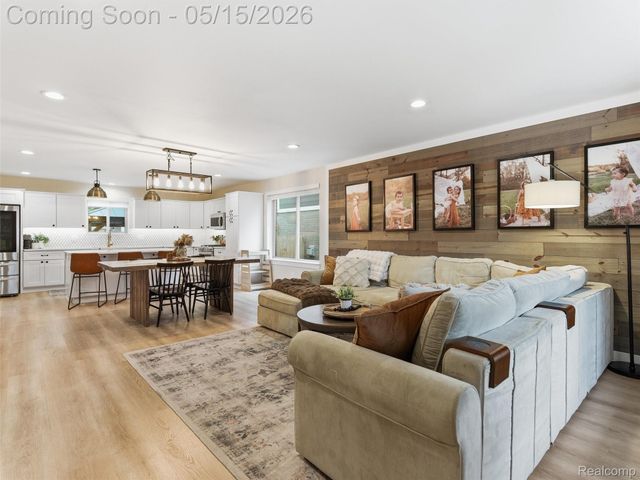 22828 Garfield Street, St. Clair Shores, MI 48082