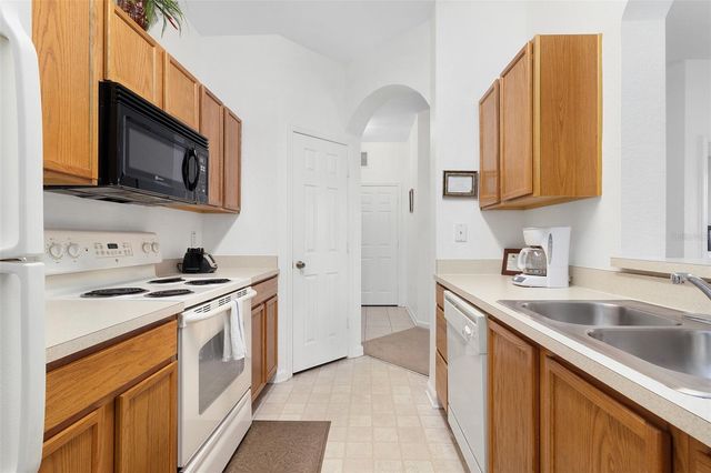 2785 ALMATON LOOP 202, Kissimmee, FL 34747