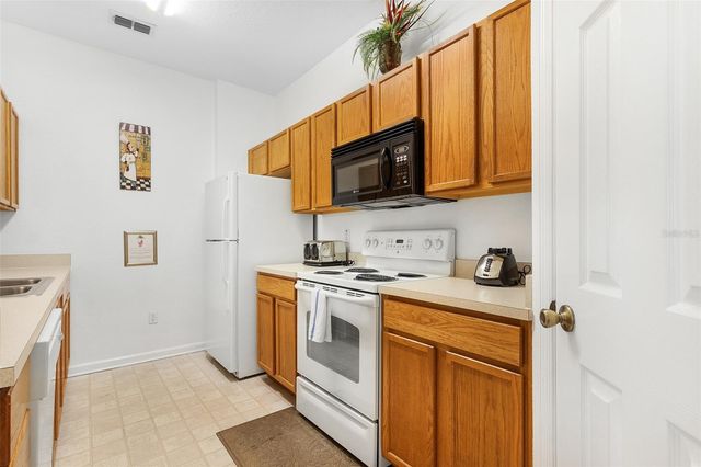 2785 ALMATON LOOP 202, Kissimmee, FL 34747