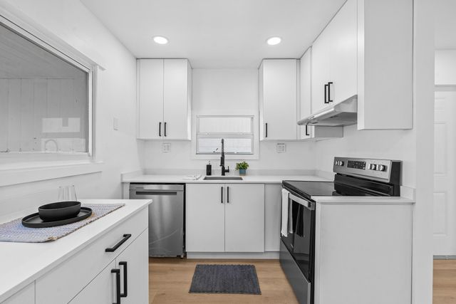 230 SW 6TH Avenue, Delray Beach, FL 33444