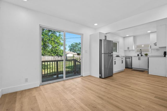 230 SW 6TH Avenue, Delray Beach, FL 33444