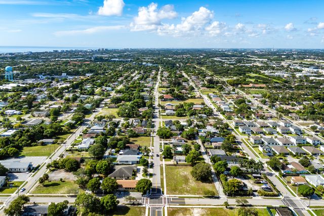 230 SW 6TH Avenue, Delray Beach, FL 33444