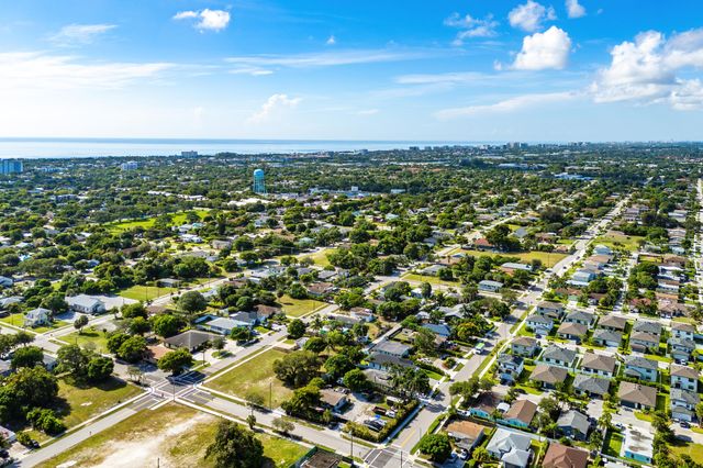 230 SW 6TH Avenue, Delray Beach, FL 33444