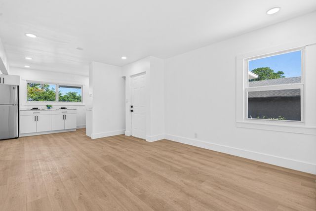 230 SW 6TH Avenue, Delray Beach, FL 33444