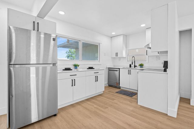 230 SW 6TH Avenue, Delray Beach, FL 33444