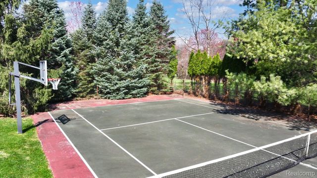 7286 Brentwood Court, Superior Charter Township, MI 48198