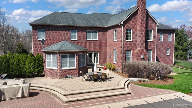 7286 Brentwood Court, Superior Charter Township, MI 48198