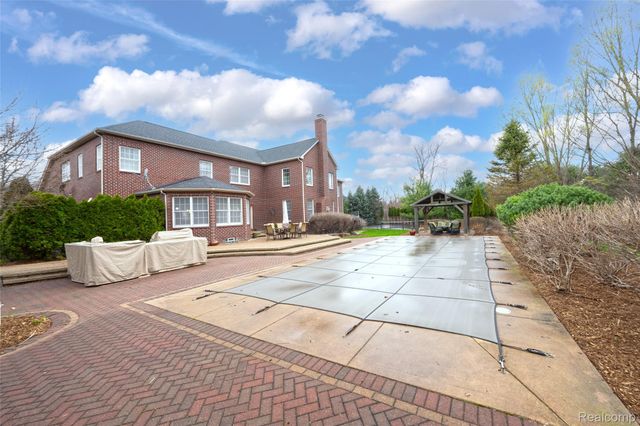 7286 Brentwood Court, Superior Charter Township, MI 48198