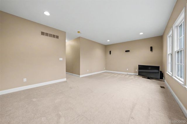 7286 Brentwood Court, Superior Charter Township, MI 48198