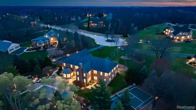 7286 Brentwood Court, Superior Charter Township, MI 48198