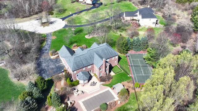 7286 Brentwood Court, Superior Charter Township, MI 48198