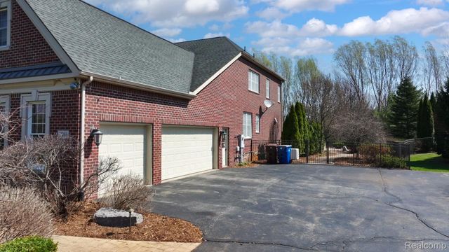 7286 Brentwood Court, Superior Charter Township, MI 48198