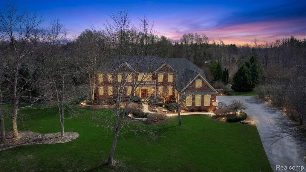 7286 Brentwood Court, Superior Charter Township, MI 48198