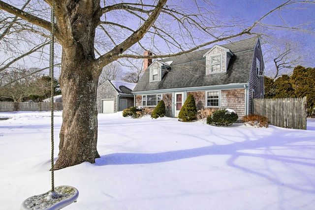 22 Winsome Rd, Yarmouth, MA 02664