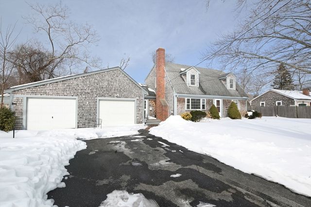 22 Winsome Rd, Yarmouth, MA 02664