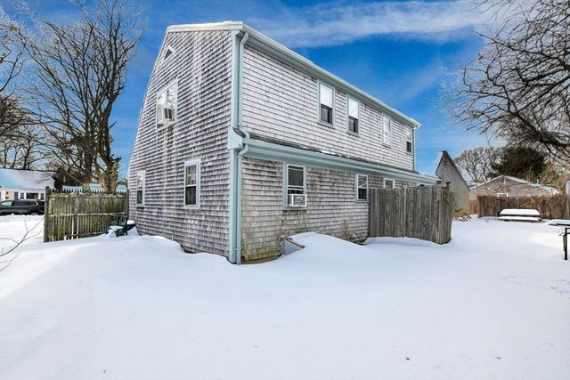22 Winsome Rd, Yarmouth, MA 02664