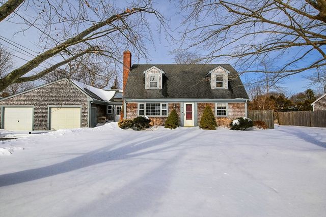 22 Winsome Rd, Yarmouth, MA 02664