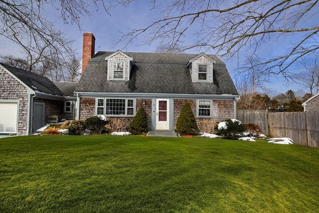 22 Winsome Rd, Yarmouth, MA 02664