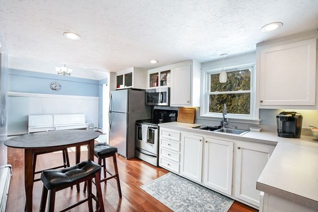 22 Winsome Rd, Yarmouth, MA 02664