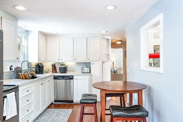 22 Winsome Rd, Yarmouth, MA 02664