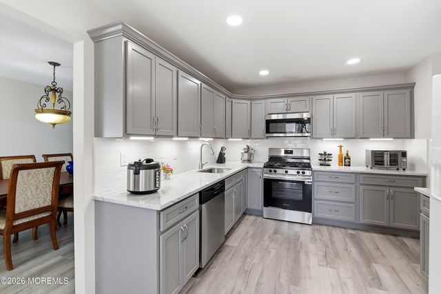 1548 Longboat Avenue, Beachwood, NJ 08722