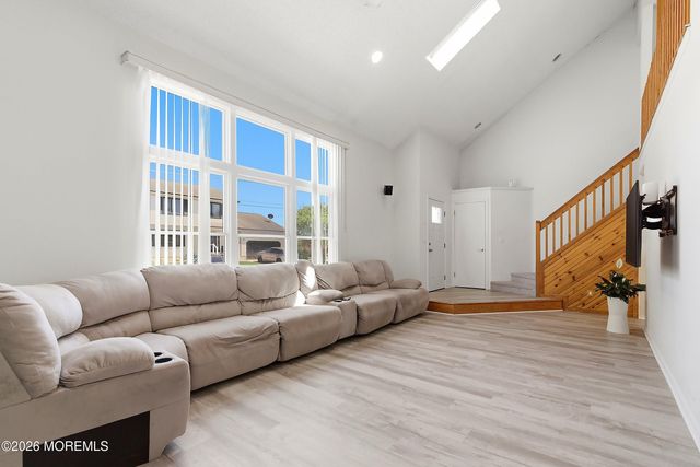 1548 Longboat Avenue, Beachwood, NJ 08722