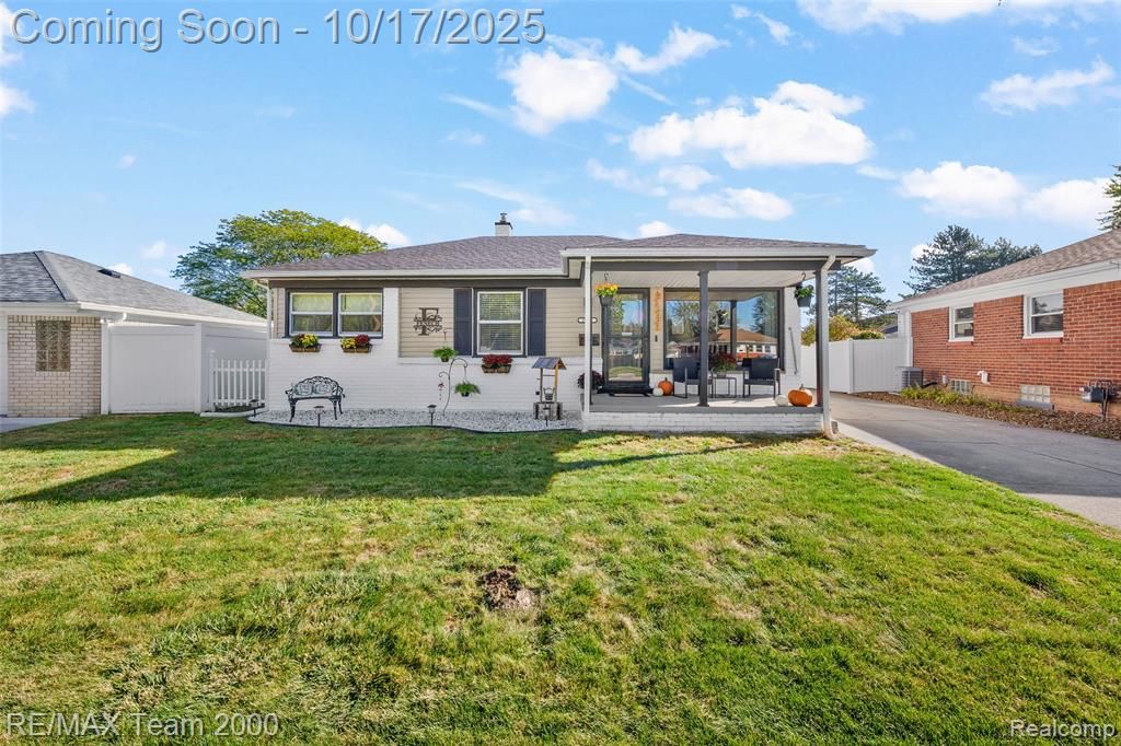 29321 Tamarack Drive, Flat Rock, MI 48134