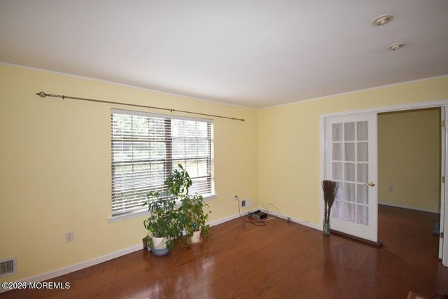 1304 Wellington Place, Aberdeen, NJ 07747