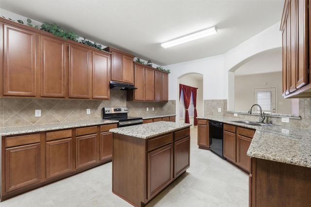 12141 Bellegrove Road, Burleson, TX 76028