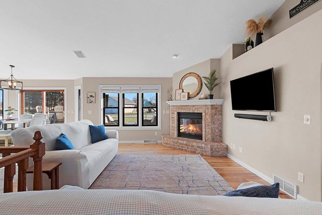 3476 NICOLET DRIVE, Green Bay, WI 54311