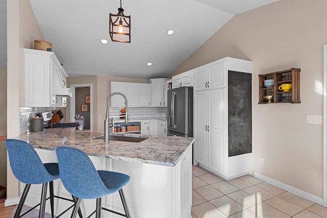 3476 NICOLET DRIVE, Green Bay, WI 54311