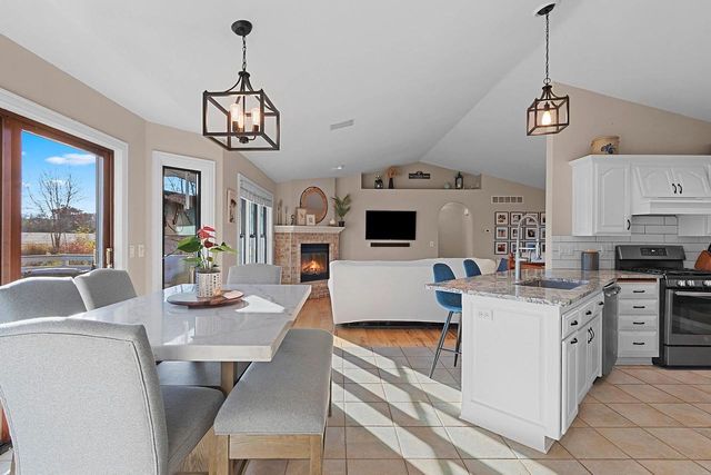 3476 NICOLET DRIVE, Green Bay, WI 54311