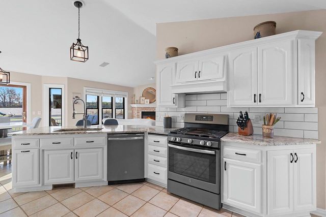 3476 NICOLET DRIVE, Green Bay, WI 54311