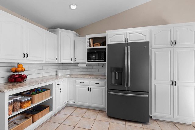 3476 NICOLET DRIVE, Green Bay, WI 54311