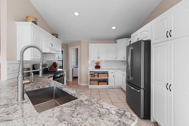 3476 NICOLET DRIVE, Green Bay, WI 54311