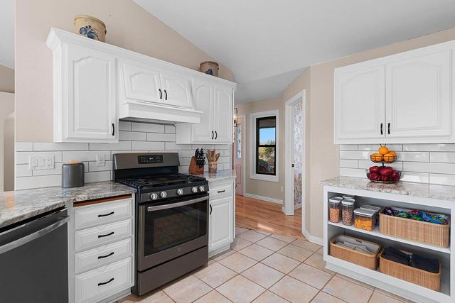 3476 NICOLET DRIVE, Green Bay, WI 54311