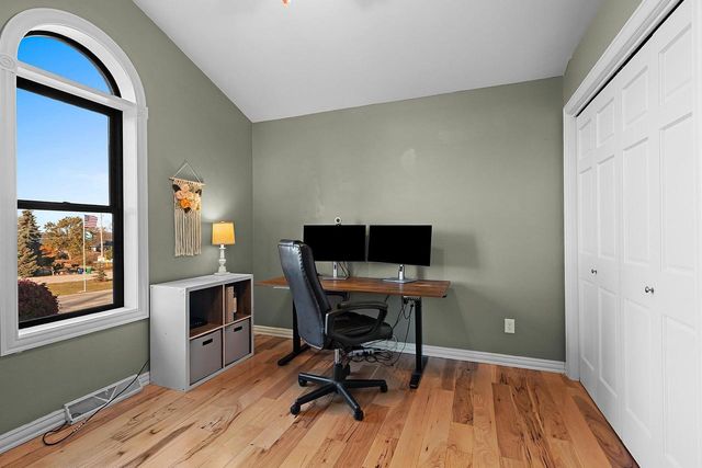 3476 NICOLET DRIVE, Green Bay, WI 54311