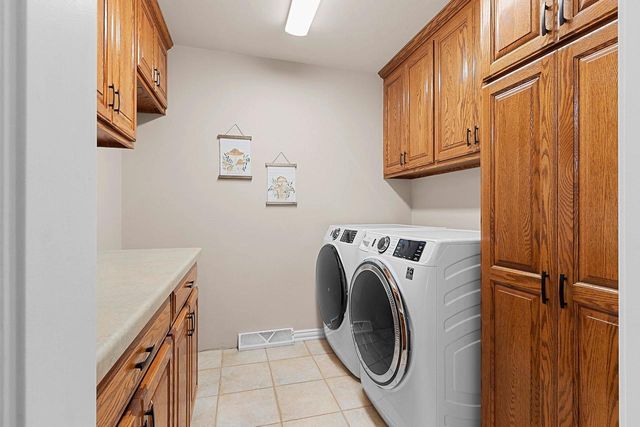 3476 NICOLET DRIVE, Green Bay, WI 54311