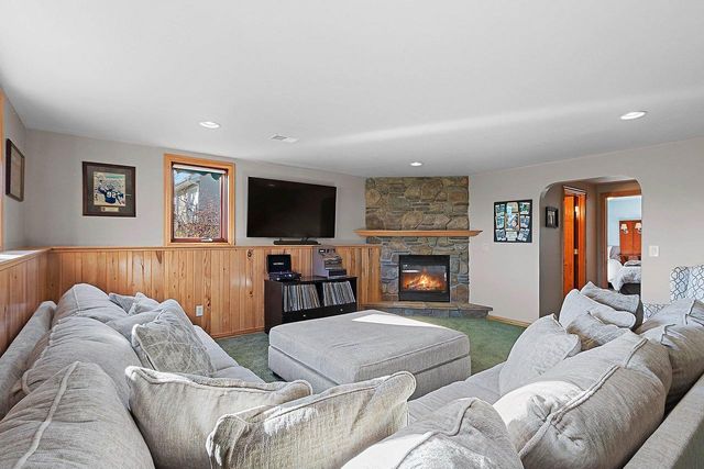 3476 NICOLET DRIVE, Green Bay, WI 54311