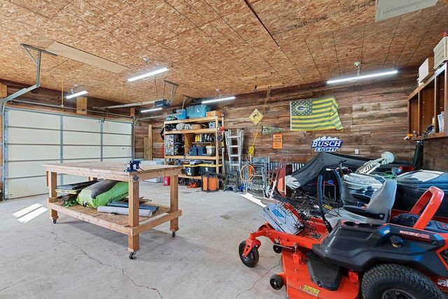 3476 NICOLET DRIVE, Green Bay, WI 54311