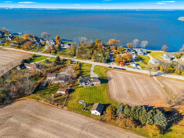 3476 NICOLET DRIVE, Green Bay, WI 54311